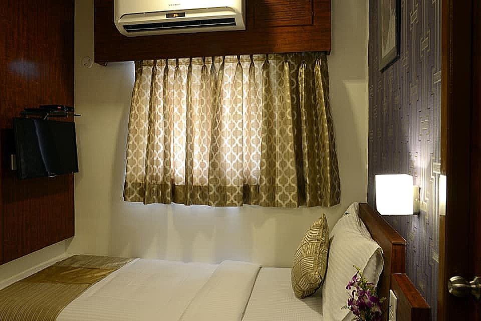 undefined Decastle Inn 6